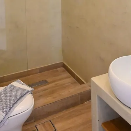 1-bed At Near Black * Περίβολος